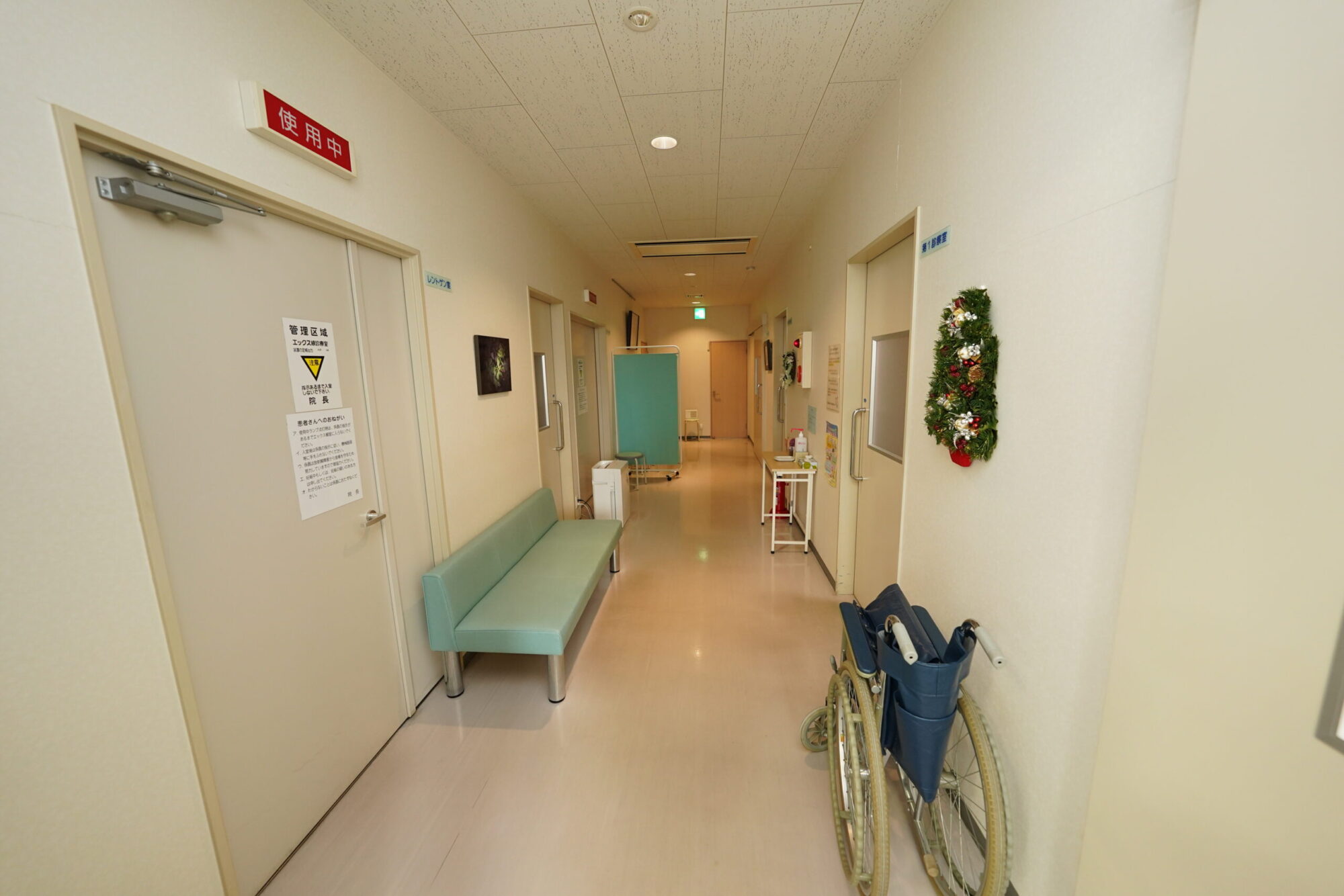 稲沢市井之口にある内科・循環器科・小児科の「谷医院」中待合室